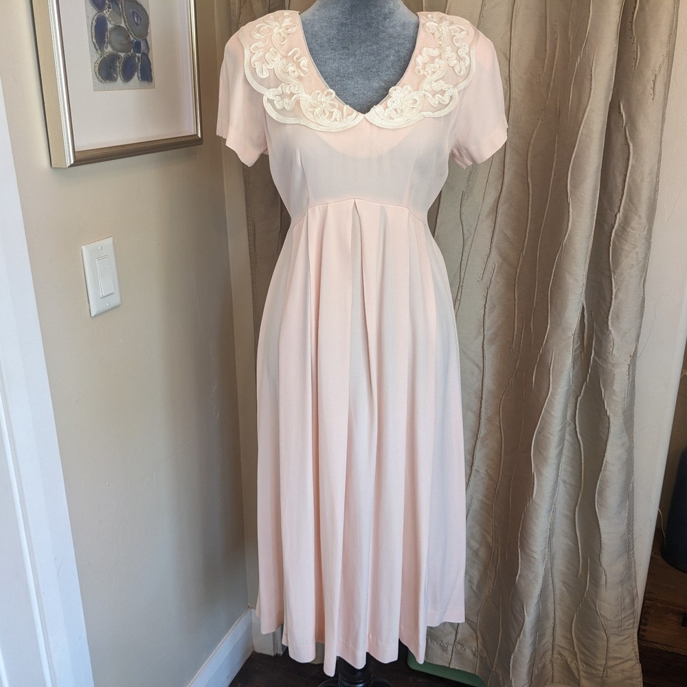 Vintage 90s Baby Pink Lace Collar Midi Dress‎ 4P Cottagecore Coquette Pleated